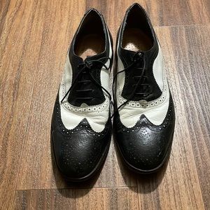 Stacy Adam’s two tone jazz shoes